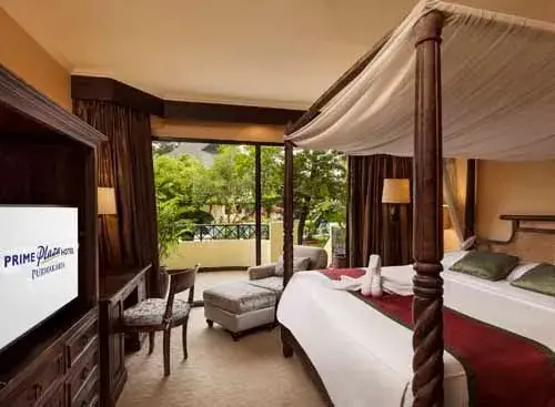 Deluxe Balcony Suite